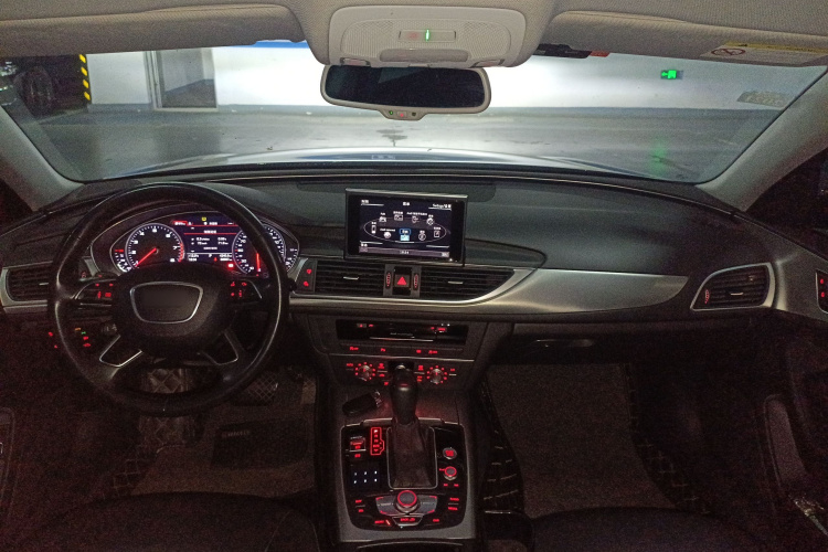 奥迪A6L 2018款 30周年年型 35 TFSI 时尚型中控内饰12