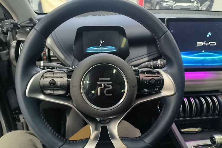 比亚迪 元PLUS 2022款 430KM 尊贵型中控内饰13