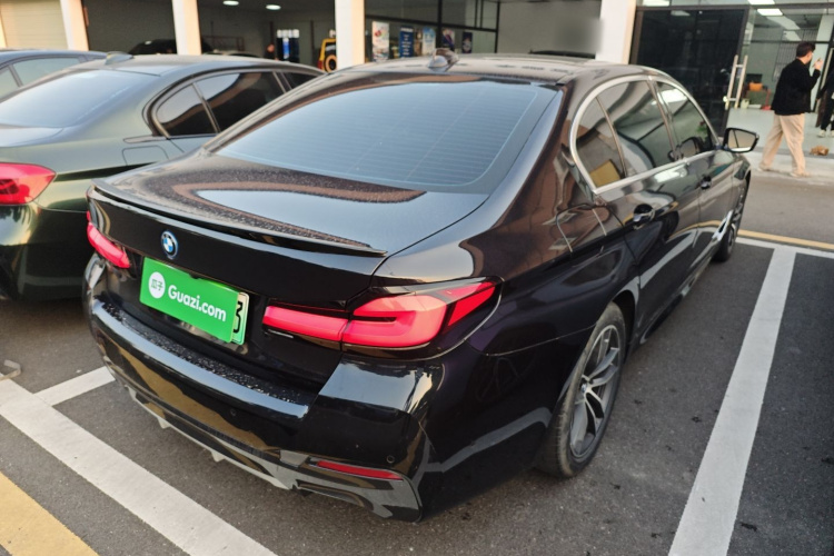 宝马5系新能源 2022款 535Le M运动套装车身外观7