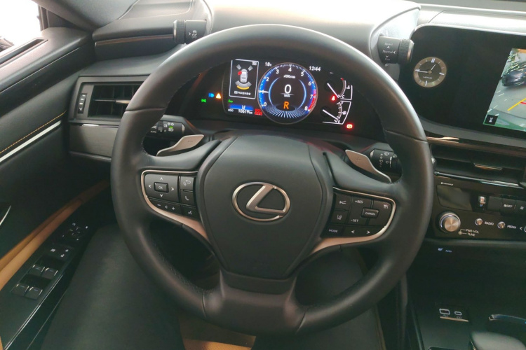 雷克萨斯ES 2023款 200 卓越版中控内饰13