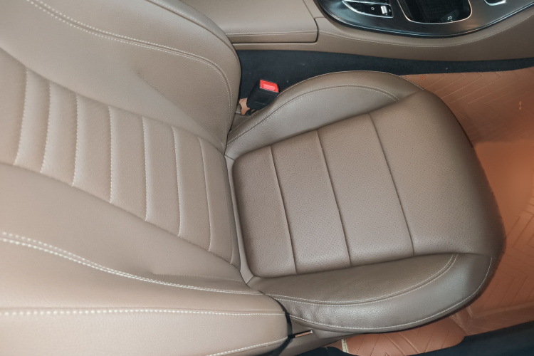 奔驰E级 2018款 改款 E 300 L 运动时尚型局部细节41