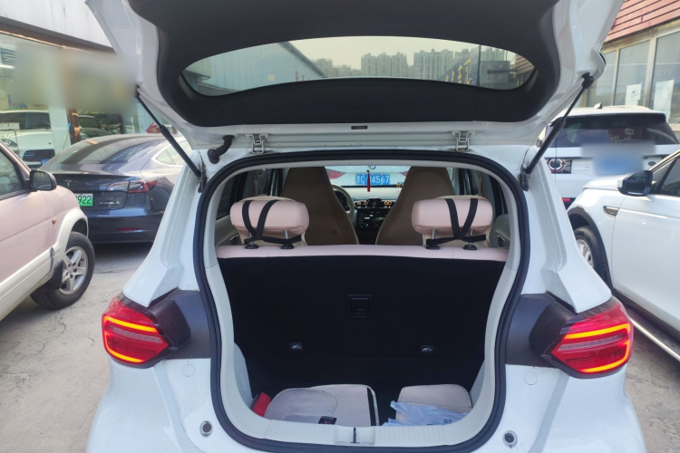 零跑汽车 零跑T03 2024款 200轻享版机舱底盘23