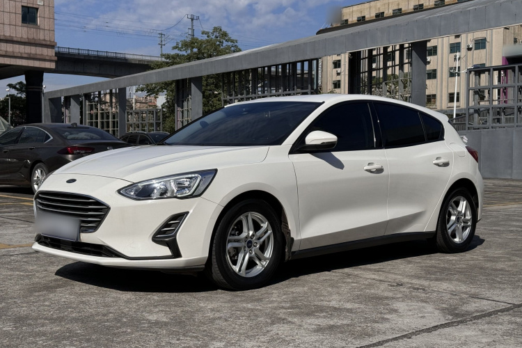 福特 福克斯 2019款 两厢 1.5L 手动锋跃型 国V车身外观1