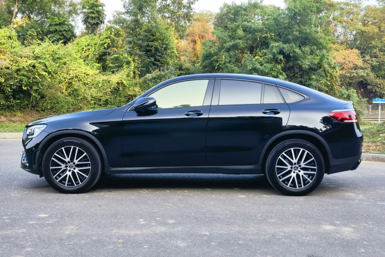 奔驰GLC轿跑 2022款 改款 GLC 260 4MATIC 轿跑SUV车身外观6001