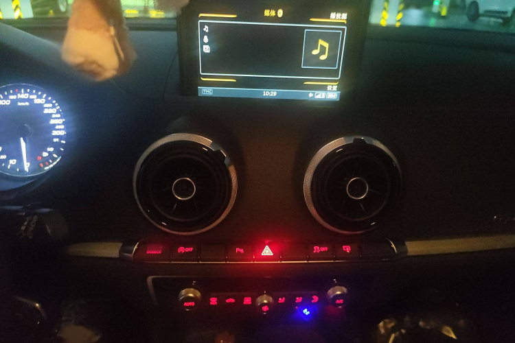 奥迪S3 2015款 S3 2.0T Limousine局部细节16