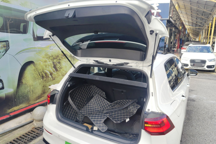 大众 高尔夫 2023款 改款 280TSI DSG R-Line Lite机舱底盘23