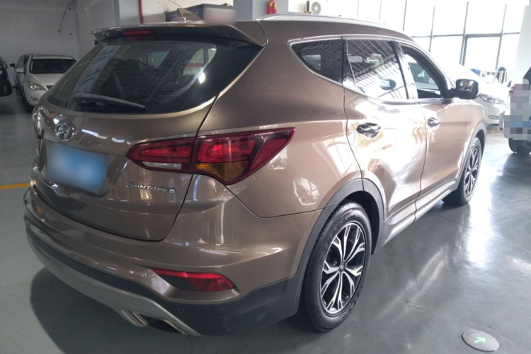 现代 胜达 2017款 2.0T 自动两驱智能型 7座车身外观7