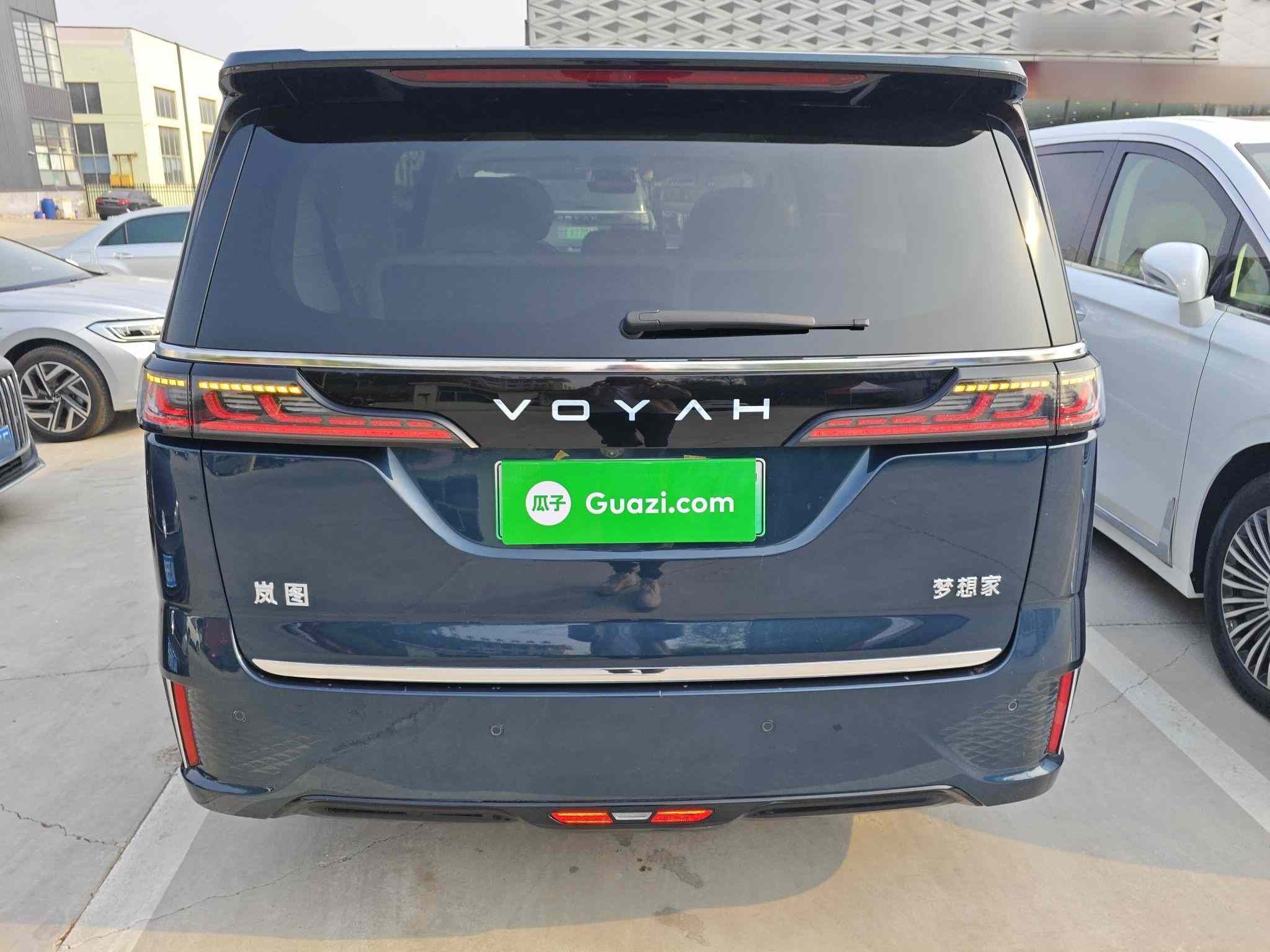 岚图汽车 岚图梦想家 2025款 PHEV 四驱旗舰鲲鹏版(3)