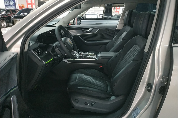 红旗HS5 2023款 2.0T 旗享Pro版中控内饰19