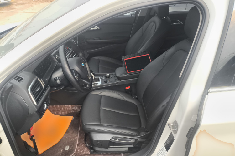 宝马1系 2020款 120i 时尚型局部细节19