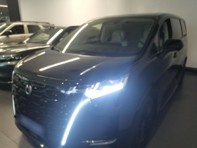 腾势D9 2024款 DM-i 980 四驱旗舰型