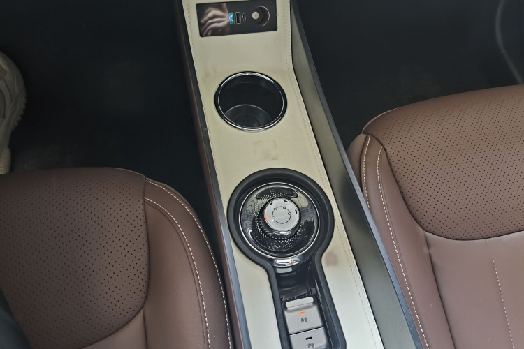 五菱汽车 五菱缤果 2024款 333km 灵犀互联款中控内饰7006