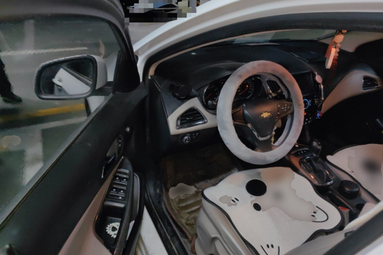 雪佛兰 科鲁兹 2015款 1.5L 自动豪华版中控内饰20