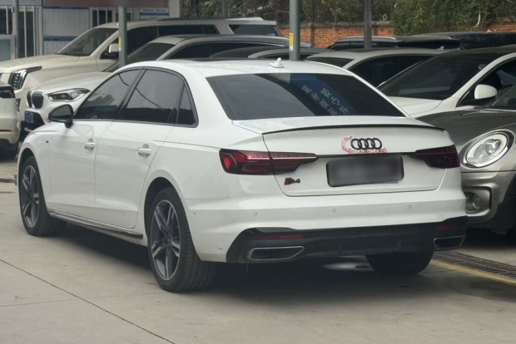 奥迪A4L 2022款 40 TFSI 豪华动感型车身外观6006