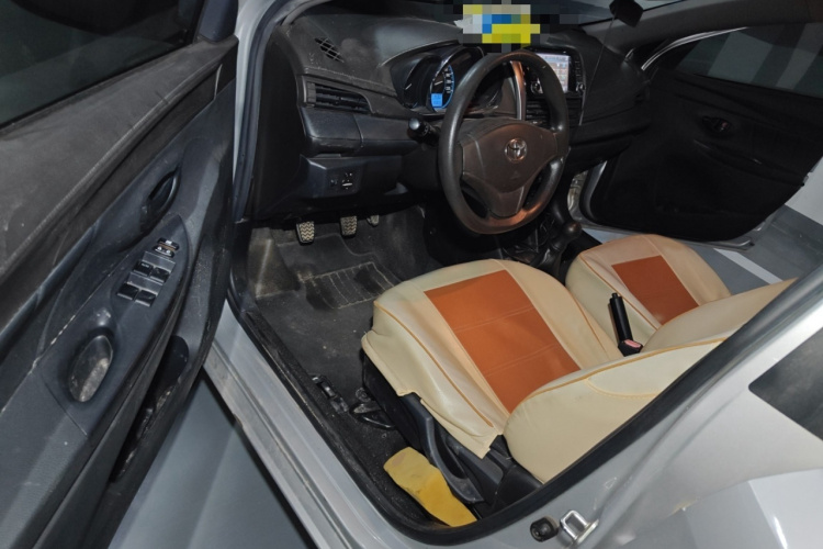 丰田 威驰 2014款 1.3L 手动型尚版中控内饰7003