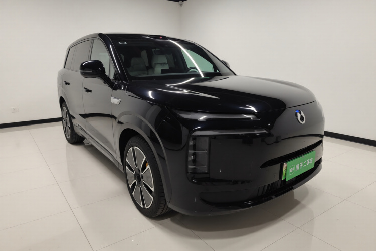 腾势N8L 2025款 旗舰型车身外观3