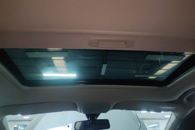 标致308 2014款 乐享版 经典 1.6L 手动风尚型局部细节22