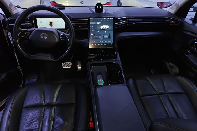 蔚来ES8 2018款 创始版中控内饰12