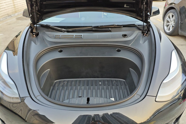 特斯拉 Model 3 2022款 后轮驱动版机舱底盘24