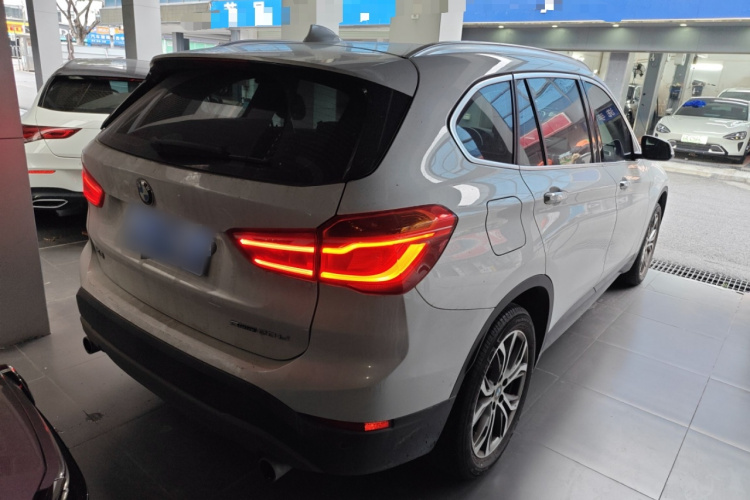 宝马X1 2019款 sDrive20Li 领先型车身外观7