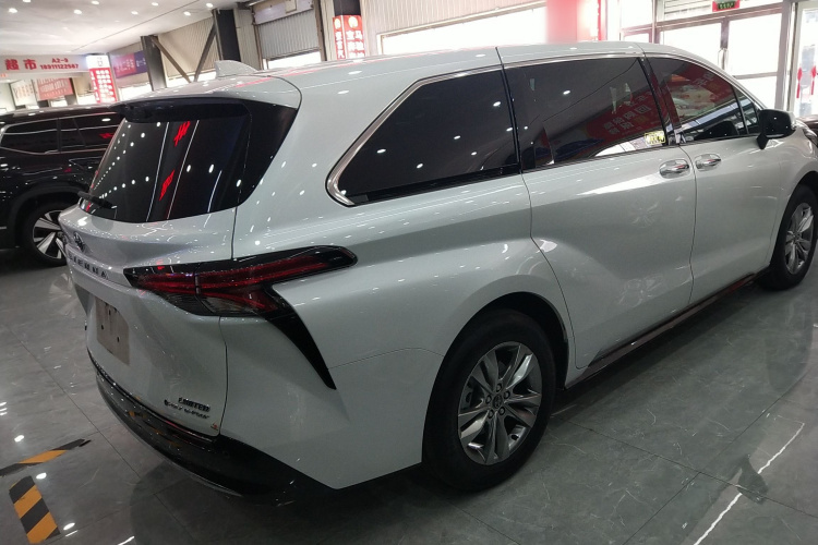 丰田 赛那SIENNA 2024款 2.5L混动 四驱尊贵版车身外观7