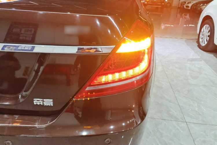 吉利汽车 帝豪 2014款 三厢 1.5L CVT精英型车身外观6006