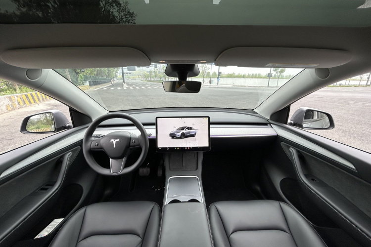 特斯拉 Model Y 2024款 后轮驱动版中控内饰7003