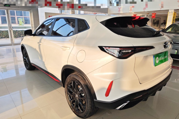 长安X5 PLUS 2026款 第二代 1.5T 超越PRO车身外观4