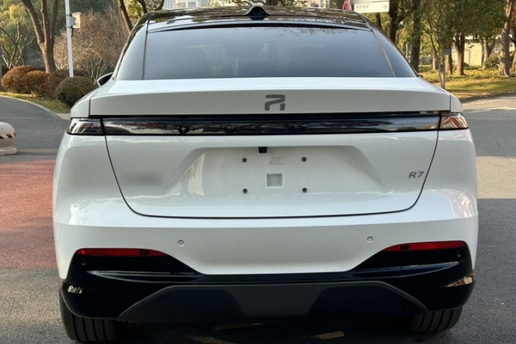 飞凡汽车 飞凡R7 2025款 长续版车身外观6011