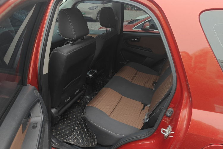 铃木 天语 SX4 2013款 1.6L 手动酷锐型中控内饰21