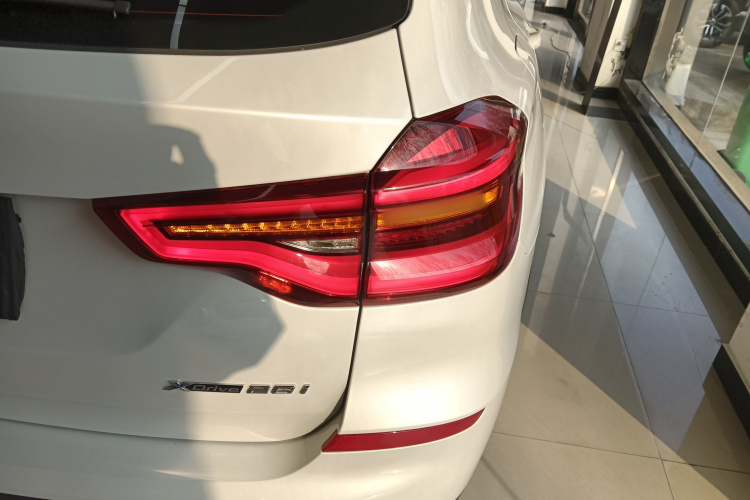 宝马X3 2021款 xDrive28i 豪华套装车身外观9