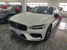 沃尔沃S60 2025款 B4 智逸豪华版