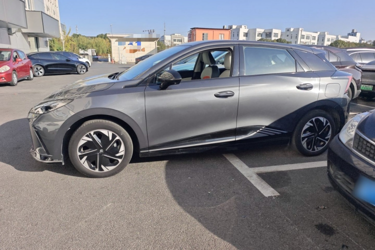 名爵 MG4 EV 2022款 520km 旗舰版车身外观6003