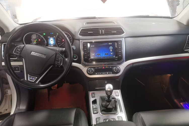 哈弗H6 Coupe 2015款 蓝标 2.0T 手动两驱精英型中控内饰12