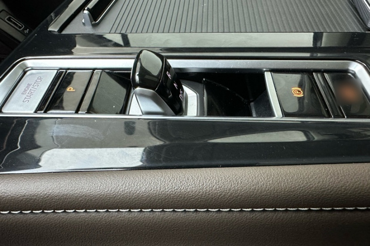 大众 威然 2024款 380TSI 尊贵版中控内饰7001