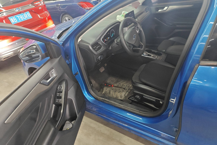 福特 福克斯 2020款 三厢 EcoBoost 180 自动锋潮型中控内饰20