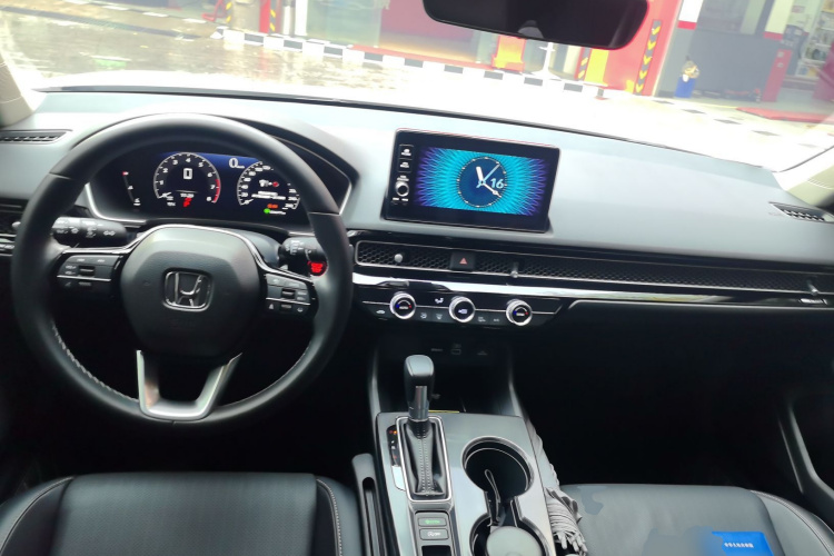 本田 思域 2022款 240TURBO CVT劲控版中控内饰12