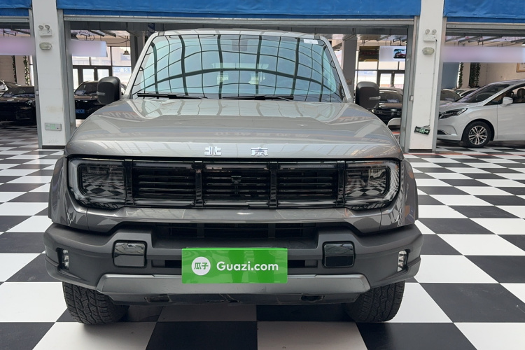 北京BJ40 2024款 2.0T 全新刀锋英雄版 攀登者车身外观6001