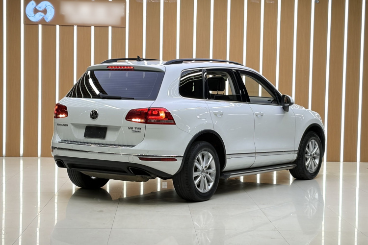 大众 途锐 2015款 3.0TSI 标配型车身外观6004