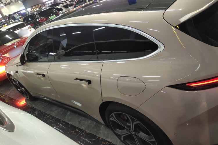 蔚来ET5T 2023款 75kWh Touring车身外观4