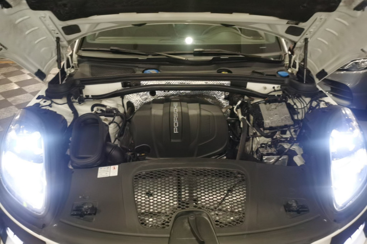 保时捷 2018款 Macan 2.0T机舱底盘24