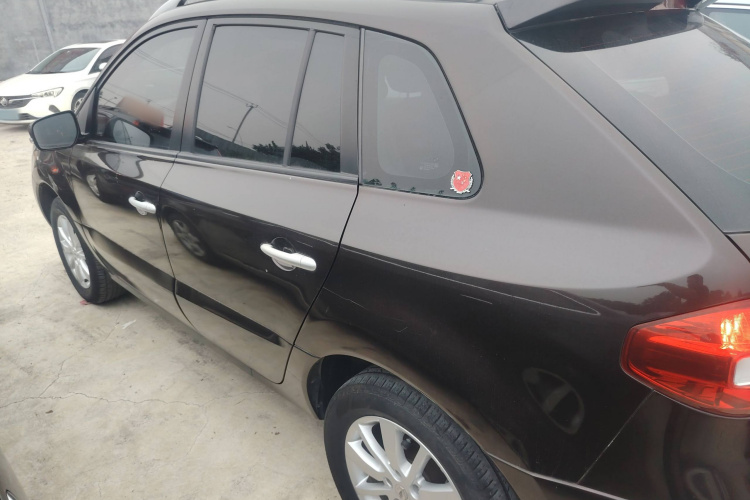 雷诺 科雷傲(进口) 2014款 改款 2.0L 两驱时尚版车身外观6003