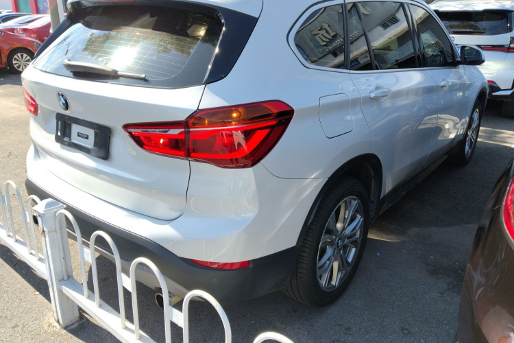 宝马X1 2018款 sDrive20Li 领先型车身外观7