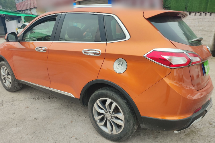 北汽威旺S50 2016款 1.5T CVT乐动尊享型车身外观4