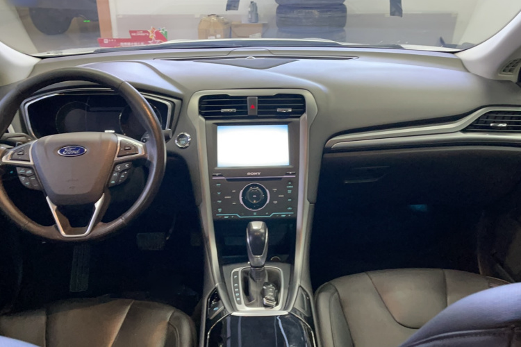 福特 蒙迪欧 2013款 2.0L GTDi240豪华运动型中控内饰7003