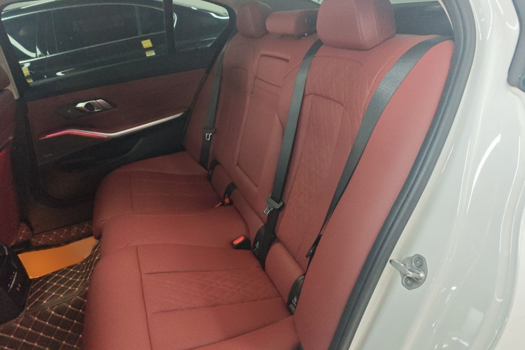 宝马3系 2025款 330Li M运动曜夜套装中控内饰7004