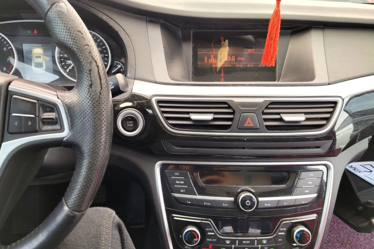 吉利汽车 博瑞 2015款 2.4L 舒适型中控内饰7002