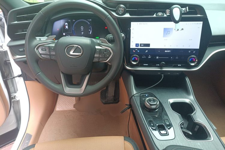 雷克萨斯RZ 2023款 450e 四驱纵享版中控内饰13