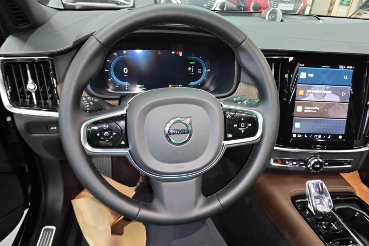 沃尔沃S90新能源 2025款 插电式混动 四驱长续航智雅豪华版中控内饰13