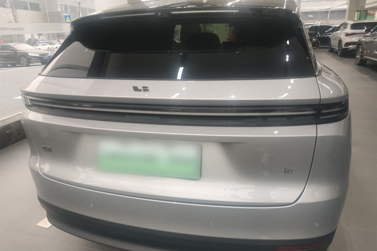 理想汽车 理想i6 2025款 两驱标准型车身外观6
